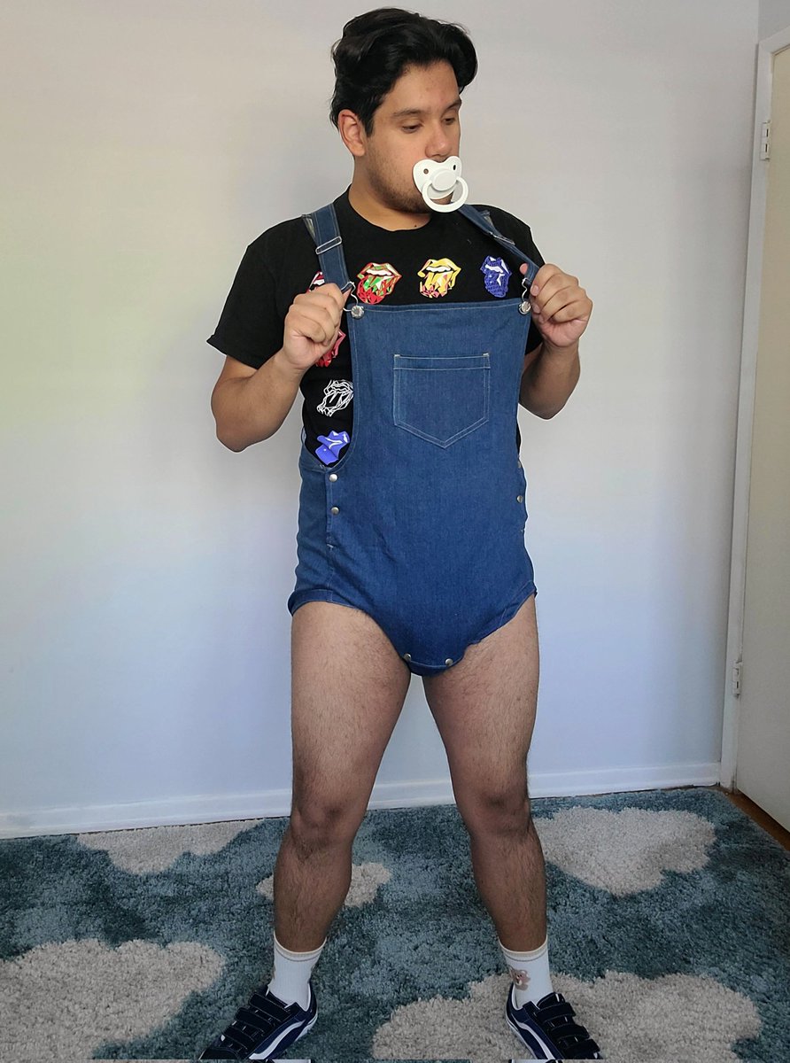 calibabyboy98's tweet photo. Bonus pics 💙 https://t.co/LwZOWo2NHW