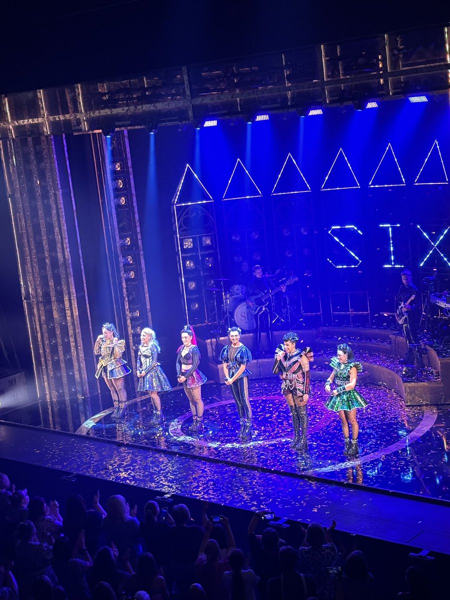 Incredible show <a href="/sixthemusical/">SIX 👑</a> at The Lowry #sixthemusical #thelowry