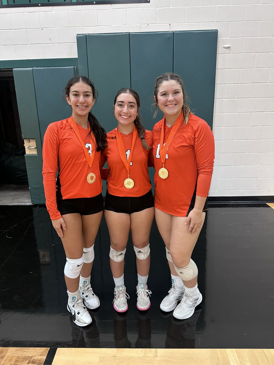 LPLadyDawgsVB's tweet photo. CHAMPIONS๐
The Lady Dawgs finished 1st in the Gold Division at the Longhorn Classic! ๐พ๐
Kynlee Arechiga, Lailah Morin, and Jimena Vela earned All Tournament honors! Congratulations ladies!
#LPVolleyball #MakeItCount https://t.co/gNabEc0w6m