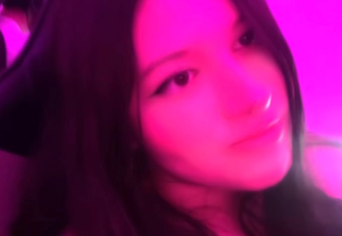 Pásense a mi stream a hablar un ratitooo 

twitch.tv/lucytv 💋🍓