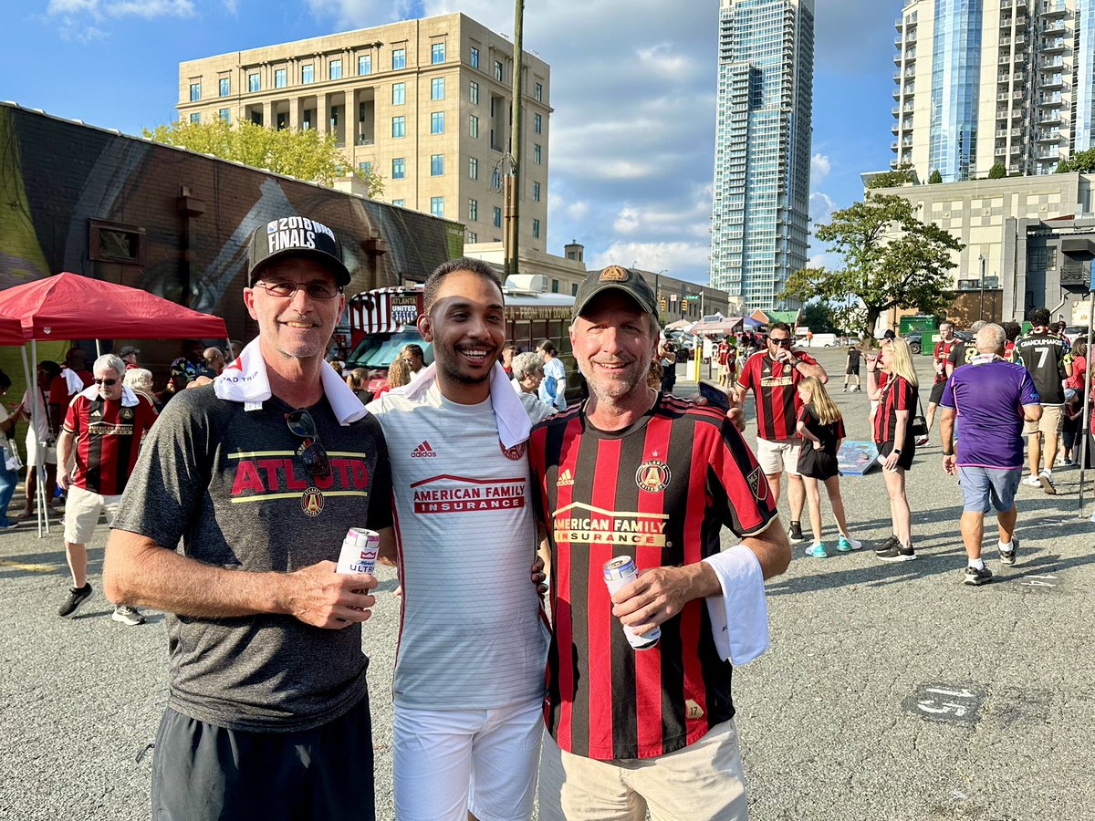 Time for some fútbol. Not my usual sport. Any advice <a href="/Tesho13/">Tesho Akindele</a> ? Vamos <a href="/ATLUTD/">Atlanta United FC</a>!