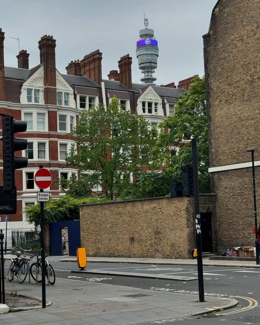 Timothy_Hughes's tweet photo. BT Tower / GPO Tower - London #london #londonist #londoner #londoners #london🇬🇧 #londonlife #londonerslondon #saturday #saturdays #bttower #gpotower #bloomsbury https://t.co/fw2PFeej4K https://t.co/WsuAuMDRge