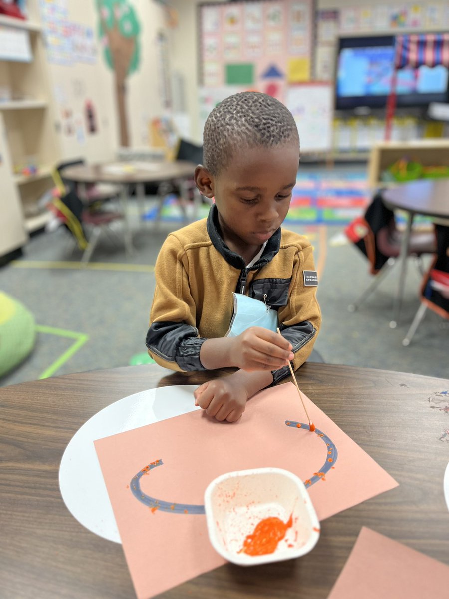 Cnwentz's tweet photo. We had so much fun making our STEAM projects this week about different ways to make art! https://t.co/qInItPs71Z