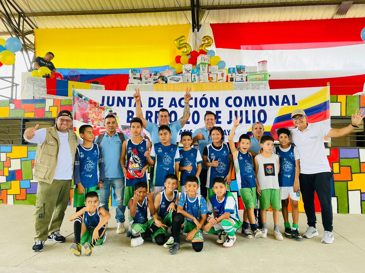 La Fundación Makikuna se une a la celebración de los 52 años del barrio 20 de julio 🎉 con exhibición deportiva por parte del grupo de NNA que participan del proceso, mediante el deporte, fortaleciendo entornos protectores comunitarios.
Nos Mueve la Niñez