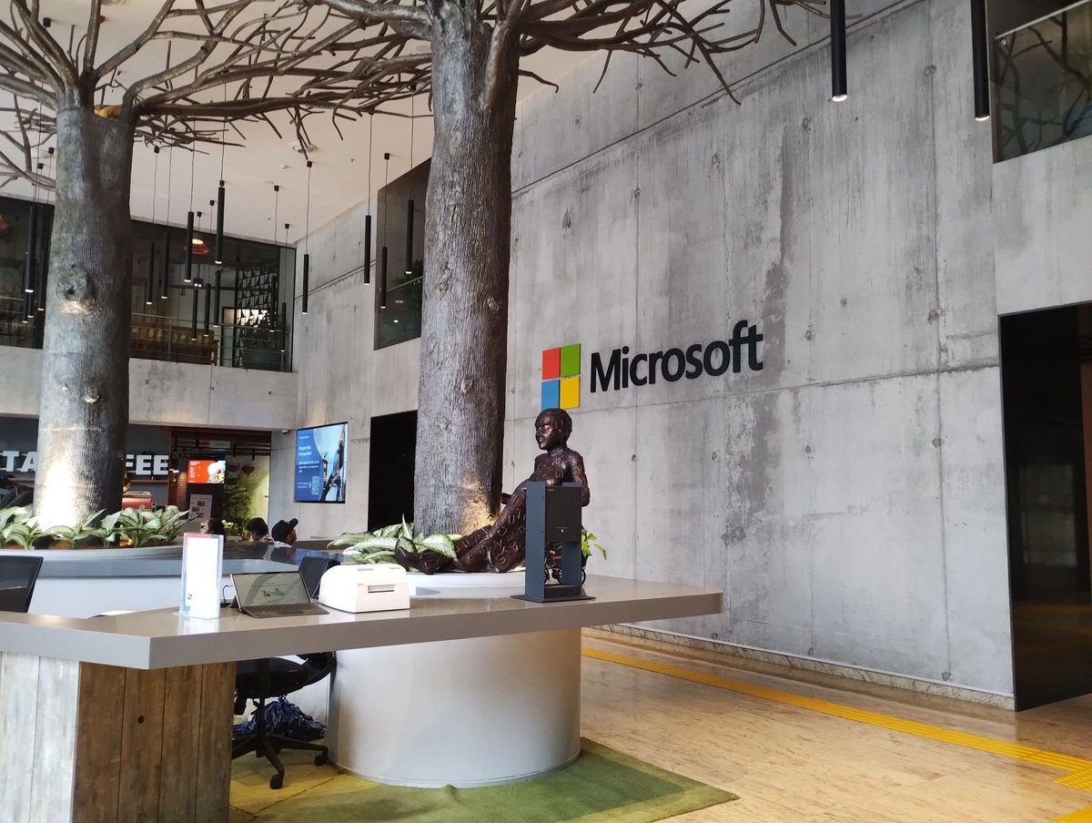 adityakanoi123's tweet photo. Amazing Day @Microsoft Office , Banglore !! Thanks to @blakhani for Hosting such events. Enjoyed the Sessions from @shilpikm and @pinaldave , Looking forward for more such interactions.

#AzSQLBanglore #AzSQLBangUG #AzureSQL #SQLServer https://t.co/Sv5MF9Qcyt