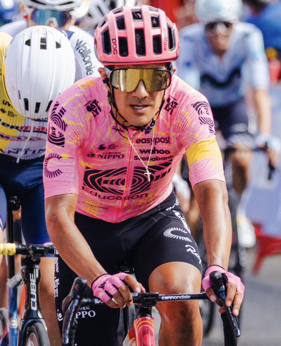 RichardCarapazM's tweet photo. Otro día más en @lavuelta 🚂 Chapeau, @efprocycling! Thanks boys 🙌🏾🙌🏾

📸 @visualsofharry https://t.co/C4mW5yUyzQ