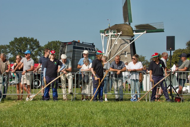 Het #NKmaaienmetdezeis speelde zich af in Elspeet. Een mooie dag om kennis en ervaringen te delen. De Flevolandse ploegen hebben zich kranig geweerd, maar de dames Groningen en heren uit Friesland waren toch echt maatje te sterk.