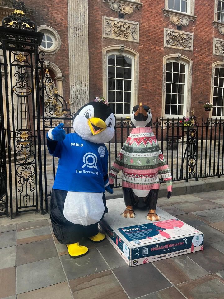 WCWomenFC's tweet photo. Pablo had a great time doing the @WaddleOfWorc with some fellow WCWFC friends! 🩵🤍

Thank you to everyone who came and said hello, they can’t wait to see all their new friends at Sixways soon. 🏟️
#WCWFC #RISE #WorcestershireHour https://t.co/bMCMwjzIxf