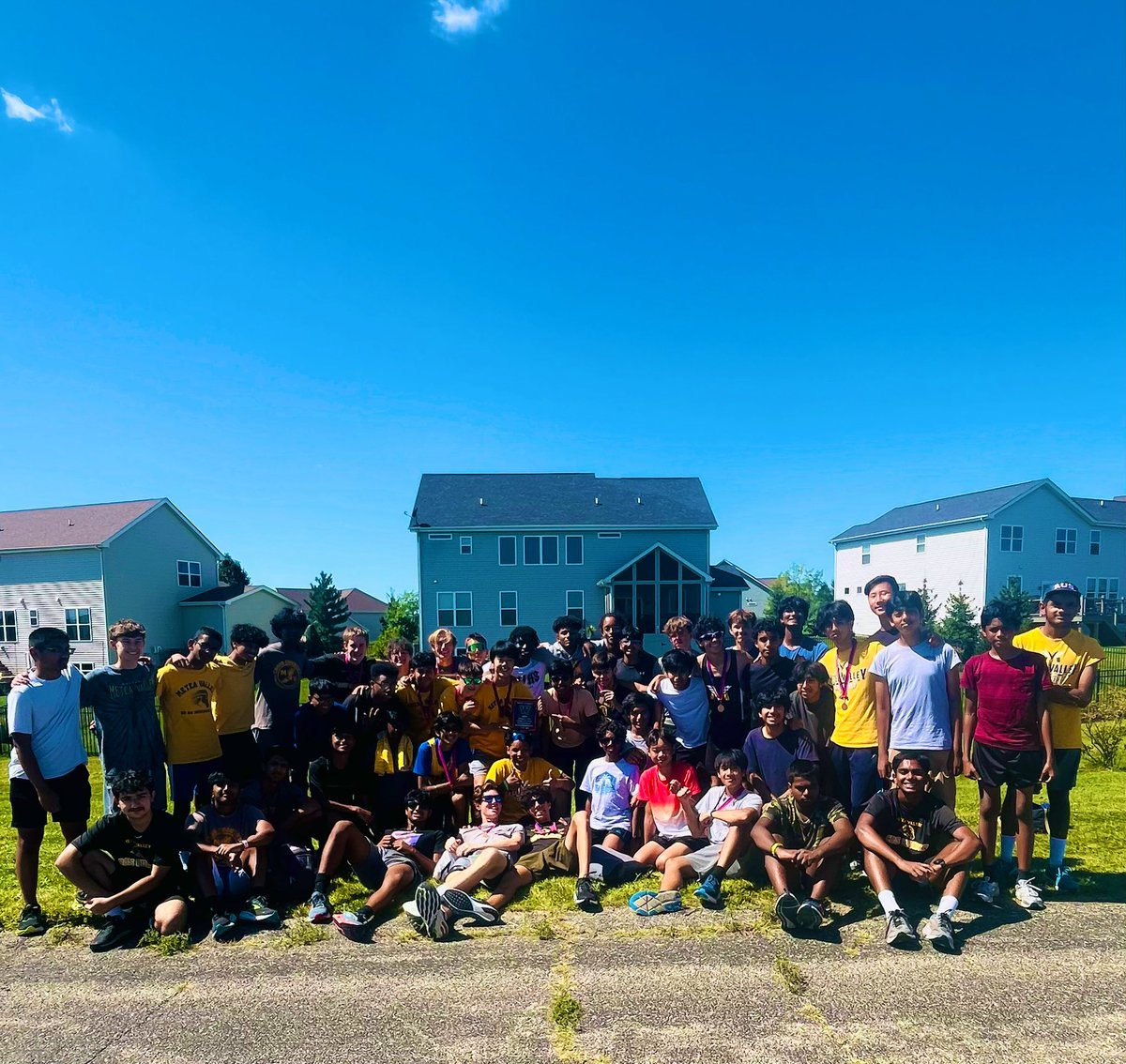 MeteaXCTrack's tweet image. Great season opener for our team! Varsity finishes in third and fresh/soph comes away with a second place finish. Thank you to @westauroraxc for being an awesome host!

Results from today’s race can be found here: athletic.net/CrossCountry/m…