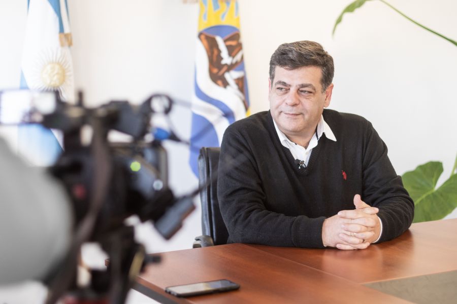 EL CALAFATE: MARTÍNEZ DESTACÓ EL TRABAJO CON LAS CÁMARAS EMPRESARIALES PARA BENEFICIAR A LA REGIÓN

🛠️ | El ministro de la Producción, Comercio e Industria, Gustavo Martínez, visitó El Calafate y destacó el trabajo con las cámaras empresariales para la temporada que se inicia.