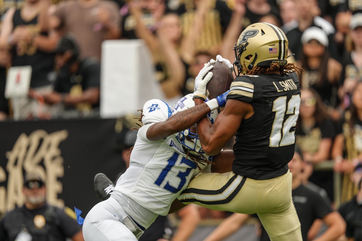 Leland Smith's 31-yard TD reception makes it 35-0. #BoilerUp