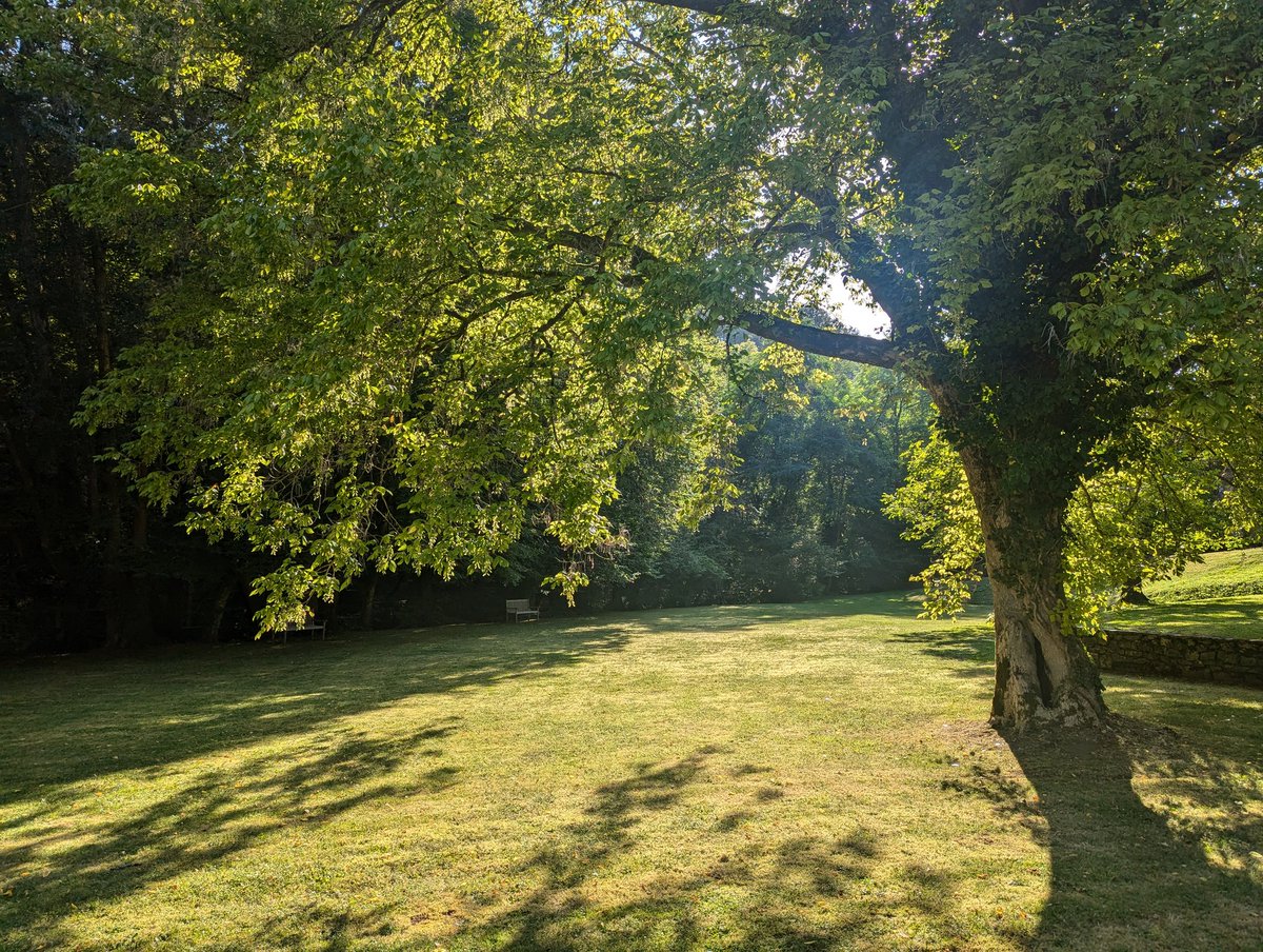 Phontry's tweet photo. Jardin du château de Gargilesse, Creuse. https://t.co/JNzROftQ5P