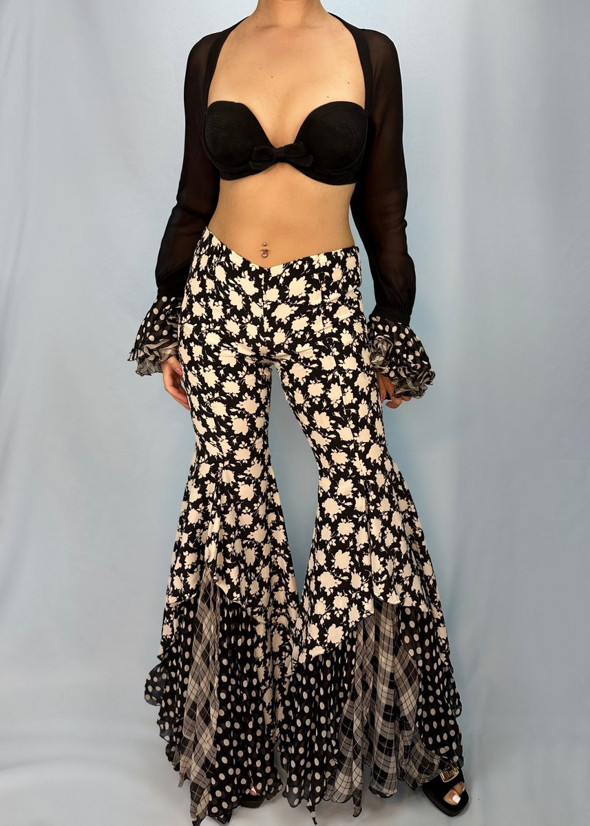 milldealss's tweet image. obsessed with this vintage Versace s/s 1993 set I just sourced