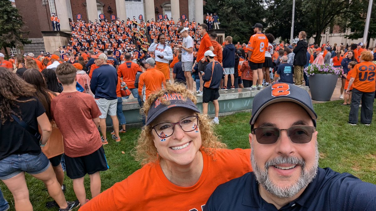 Mainer200's tweet photo. Great way to celebrate our 35th anniversary! #CuseGameDay https://t.co/vzMYF3AG7q