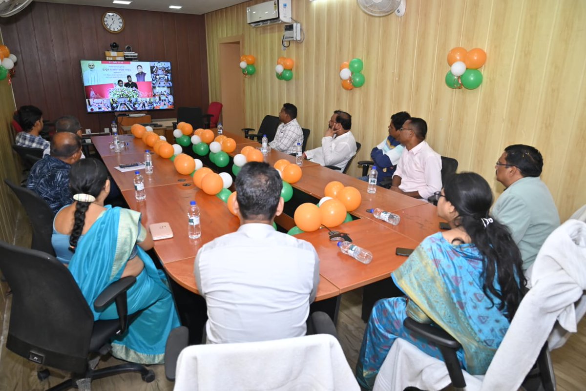 SoniaAg89404452's tweet photo. Attended the celebration of #statelevelevent of #LocalSelfGovernmentDay graced by Hon'ble Chief Minister Sri #MohanCharanMajhi ji & Respected H&UD Minister #DrKrushnaChandraMahapatra ji at OSWAN Bhavan #Nuapada by virtual mode.
#CMOOdisha
@DM_Nuapada https://t.co/PlQBe0jHq6