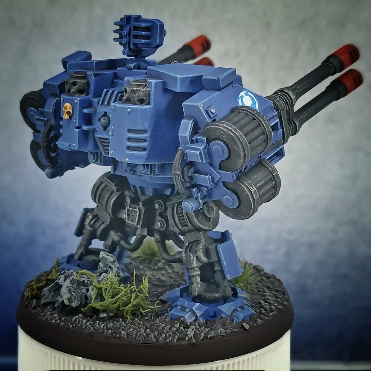 ManuelGauda's tweet image. My first "real" finished miniature in ages💪
Snapfit Cybot (4th ed.?) with 3d printed Arms, painted to fit 2nd/early 3rd edition
Colors used: citadel, @vallejocolors and @thearmypainter #Ultramarines
#warhammer40k #warhammer #wargaming #miniaturepainting