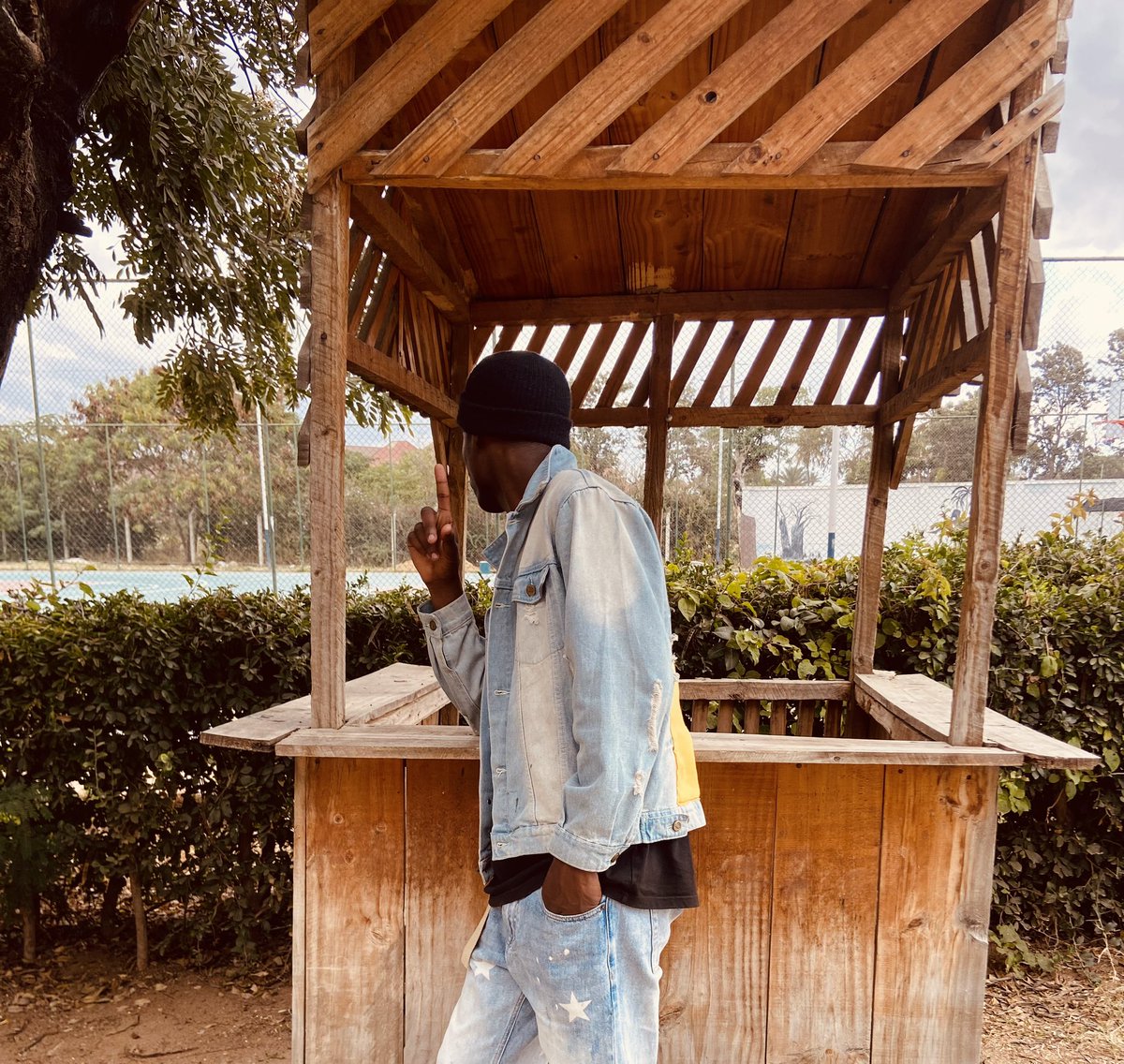 naslaizer's tweet photo. Be the reason someone believes in the goodness of people.”In a world where you can be anything, be kind.”
“Goodness is contagious. Spread it everywhere you go.” https://t.co/1IpGYbb2Eo