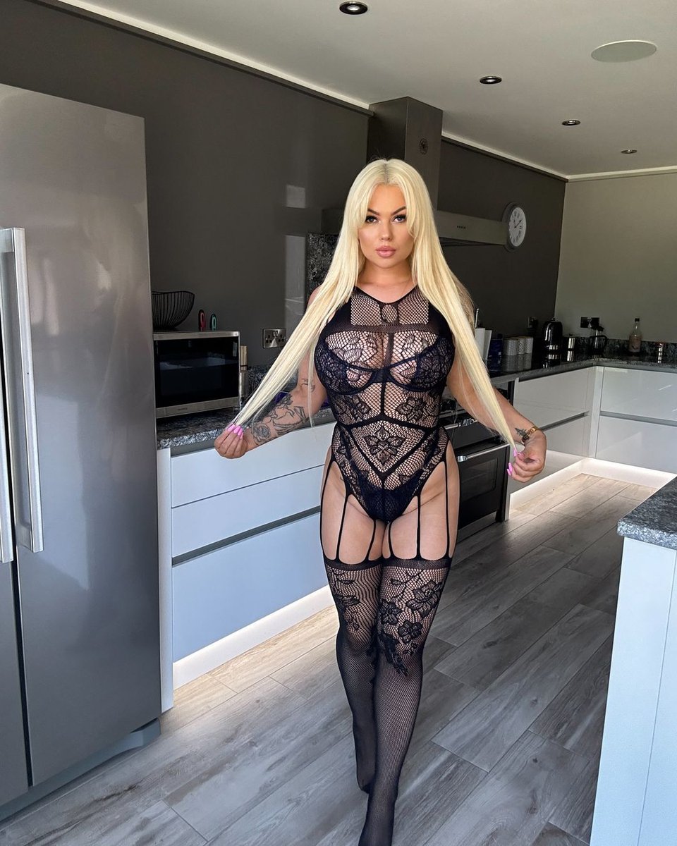 thetightspotuk's tweet photo. Heat things up like @amirahleiauk in our Obsessive Floral Net Bodystocking 🌸🔥 Ready to make a bold statement? Shop the look 🛒 https://t.co/qXAMYHHwC8

#bodystocking #roses #fishnet #bodywear #datenight #datenightoutfit #lingerie #stockings #nylon https://t.co/qf2Dc7FyCi