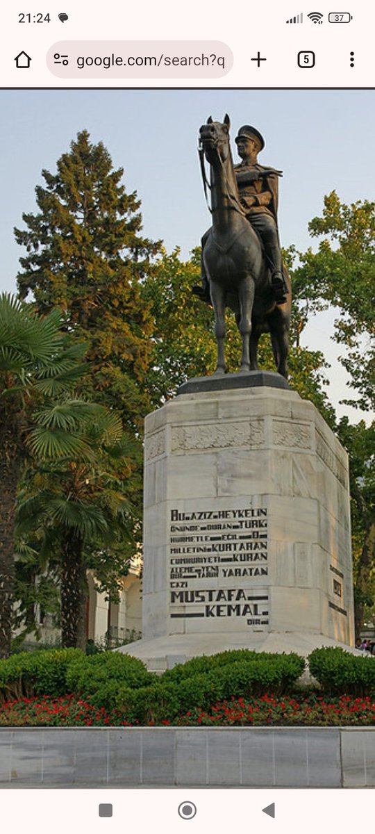 Seçmene gerizakalı deyip seçilen kişiyi allah yerine koyuyorsunuz diyip ve bunun adına demokrasi özgürlüğü diyorlarsa.. Bende demokrasi hakkımı kullanarak bu yazının incelenmesini talep ediyorum.. Kim kime tapıyormuş görelim. Bu aziz heykelin önünde duran Türk hürmetle eğil..