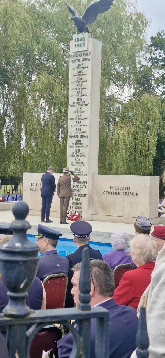 britishpoles's tweet photo. What an honour to pay tribute to the fallen Polish🇵🇱airmen who sacrificed their lives “for your freedom and ours.”
Their bravery will never be forgotten! https://t.co/5khJdhjLaV
