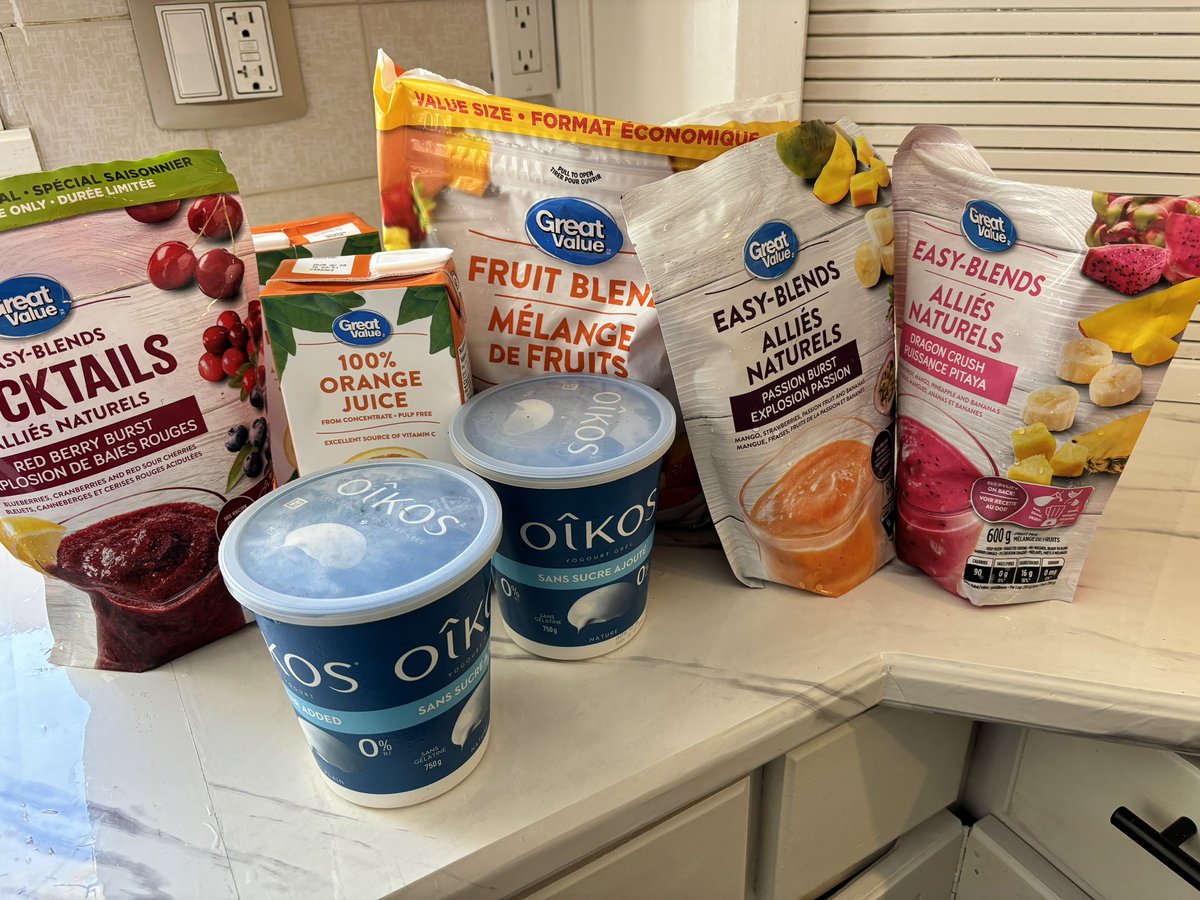 hawksley's tweet photo. y’all we’re getting ready for smoothie week ™️ over here #fallintothechateau https://t.co/C3Dnaxnt8z