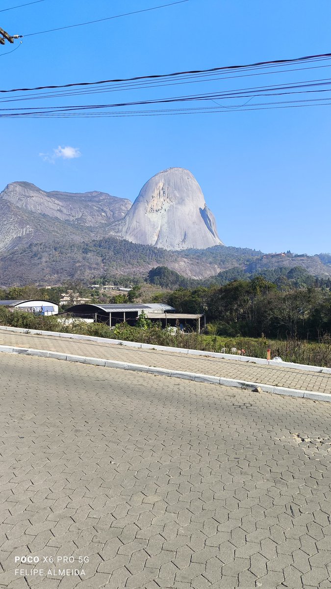 FelipeR_0101's tweet photo. Quintal de casa https://t.co/BZJkLPdxo7