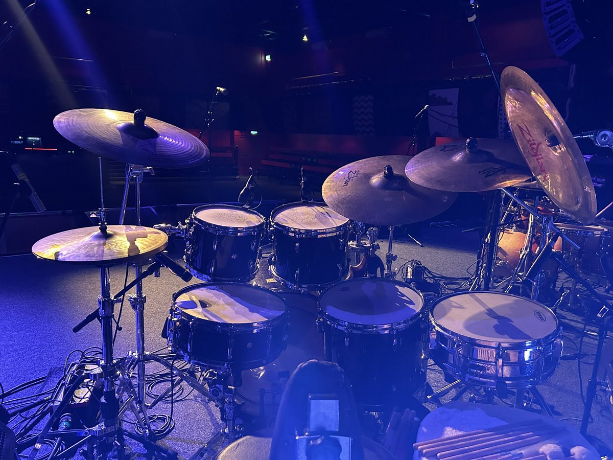 Daveclarkerocks's tweet photo. Hothouse Flowers - Ireland 🇮🇪 2024 - Vicar St - Dublin. SOLD OUT!!
Looking forward to it!
If you’re there, see you there.
Dave🙏.
#pearldrumsglobal
#zildjiansticks
#pearldrumset
#remodrumheads
#zildjiancymbals
#pearldrumseurope
#musician
#artist
#show
#hothouseflowers
#drummer https://t.co/b5MQFHEcxR