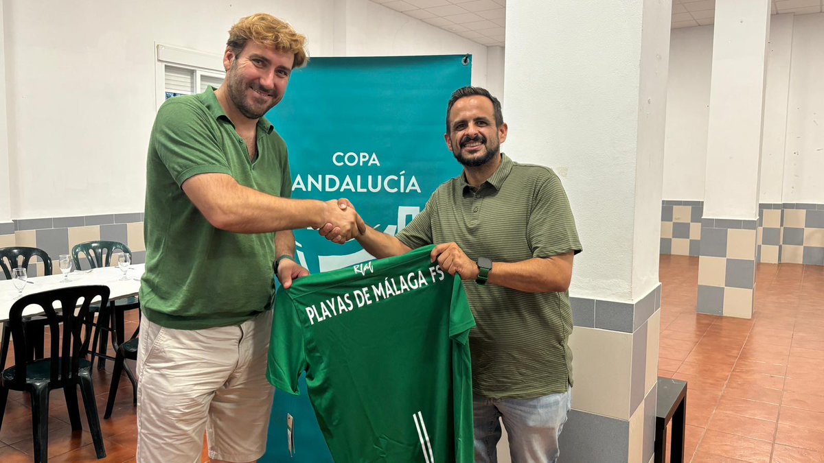 🏆 𝗖𝗼𝗽𝗮 𝗔𝗻𝗱𝗮𝗹𝘂𝗰𝗶́𝗮 de Clubes femeninos de Fútbol Sala

🤝 La @rfaf obsequia a los cuatros equipos andaluces <a href="/AtleticoTorcal/">Nueces de Ronda Atlético Torcal</a>,  #UDPlayasDeMálagaFS, <a href="/GuadaFSF/">Guadalcacin FSF</a> y <a href="/MartosFSF/">Martos Fútbol Sala Femenino Jaén Paraíso Interior</a> con camisetas de la selección andaluza de la mano de Meritxell Rubio, presidenta del fútbol