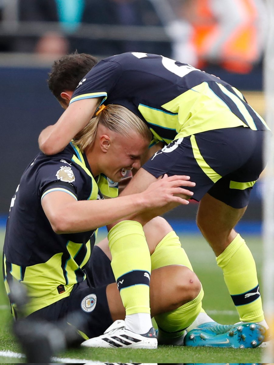 petphil001's tweet photo. Erling Haaland scored another hat-trick today ⚽ ⚽ ⚽

He's now scored 7️⃣ goals in 3️⃣ Premier League games 🥅 https://t.co/O3oT57M330