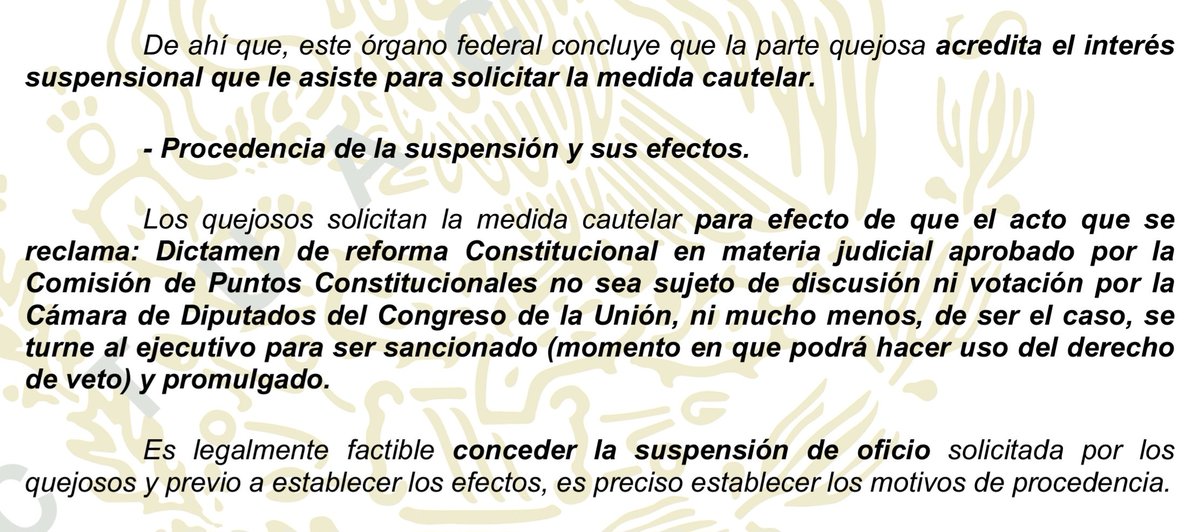 FranciscoBurgoa's tweet photo. Un Juez de Distrito concedió una suspensión provisional para que la Cámara de Diputados no ejerza su facultad constitucional de discutir y votar el dictamen de la Reforma al Poder Judicial. 

No comparto el criterio del Juez y sólo aumentará la narrativa en contra del PJF. Además, le van a querer iniciar juicio político.

Por cierto, el Ejecutivo no tiene facultad para sancionar (aprobar) reformas constitucionales, menos para formular observaciones (vetar).