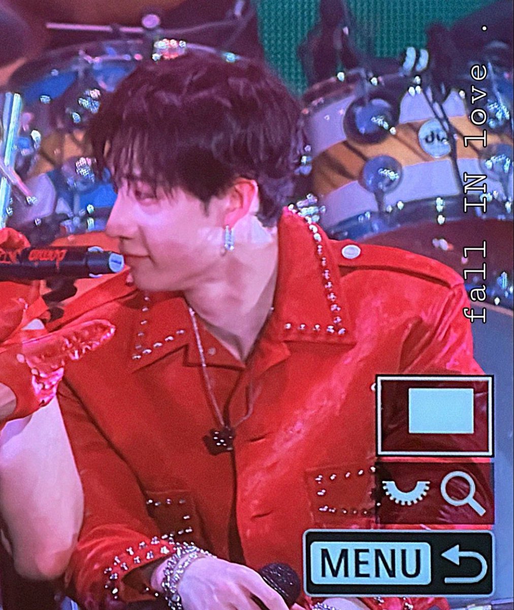 the way he looking … 😵‍💫