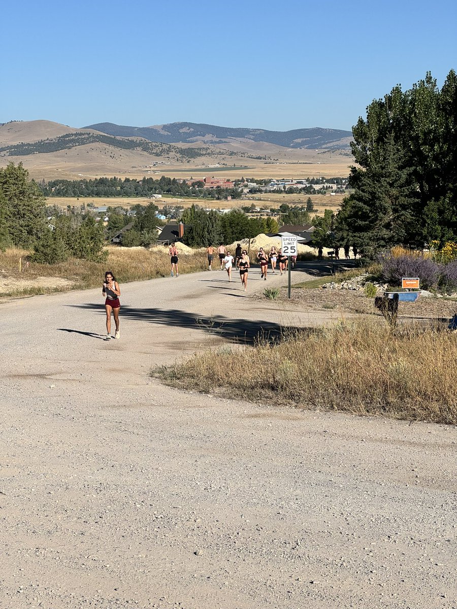 Helena High XC tweet media