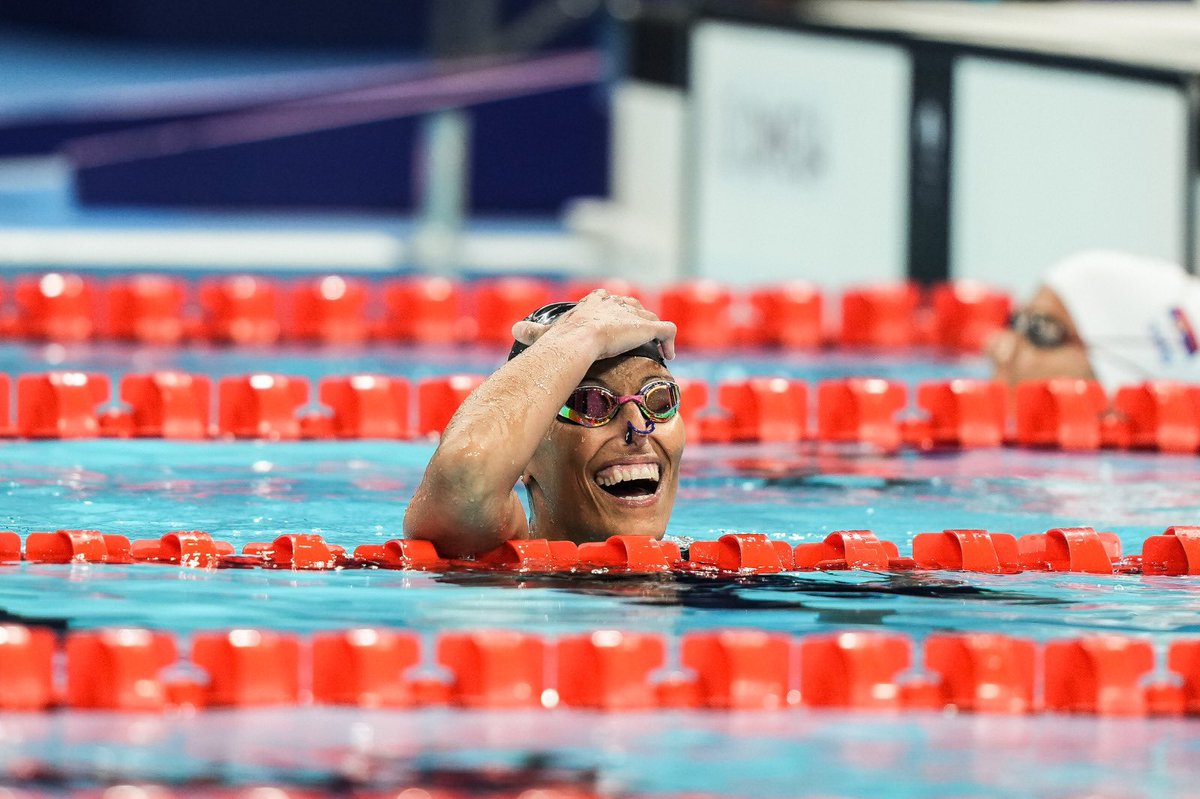 incluswim_'s tweet photo. ¡𝐇𝐈𝐒𝐓𝐎𝐑𝐈𝐀 𝐝𝐞𝐥 𝐝𝐞𝐩𝐨𝐫𝐭𝐞 𝐞𝐬𝐩𝐚𝐧̃𝐨𝐥! 🇪🇸
🥉 @teresa_perales logra la medalla de bronce en 50m espalda S2 🏊♀️
🤯 ¡La leyenda de la natación española iguala el palmarés de Michael Phelps con 28 medallas!
¡Sin palabras! 🤩
#SomosINCLUSwim🏊♀️ https://t.co/9xnrx3KuU5