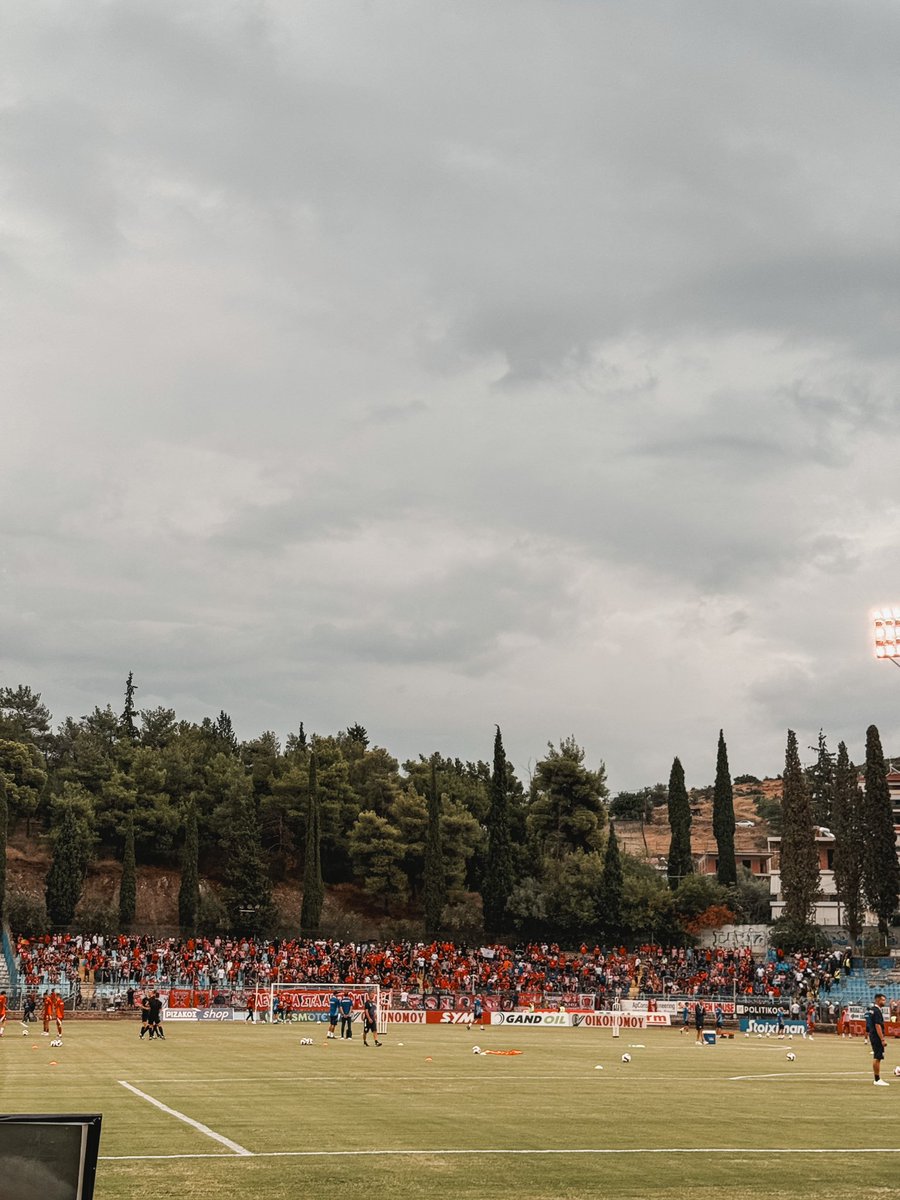 erithroleuki's tweet photo. Καφεδάκι για το δρόμο, ψιλόβροχο, εξοχή, ζακέτα και 0-3 ο Ολυμπιακός.
Μύρισε φθινόπωρο. #OlympiacosFC #LAMOLY https://t.co/vJ8KYCbGTr