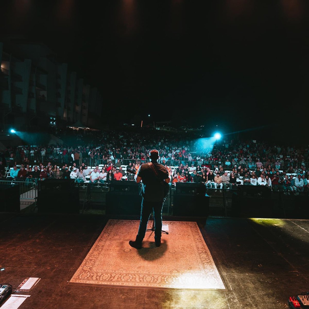JacksonWaylon1's tweet photo. The Land of Enchantment lived up to its name! Thanks, New Mexico, for an incredible show!
โข
โข
โข
โข
#chrisyoung #countrymusic #realcountrymusic #billycurrington #wehatepopcountry #filmore #michaelray #jordandavis #laurenalaina #hardy #country #nashville #russelldickerson #music https://t.co/K5OBLun92L