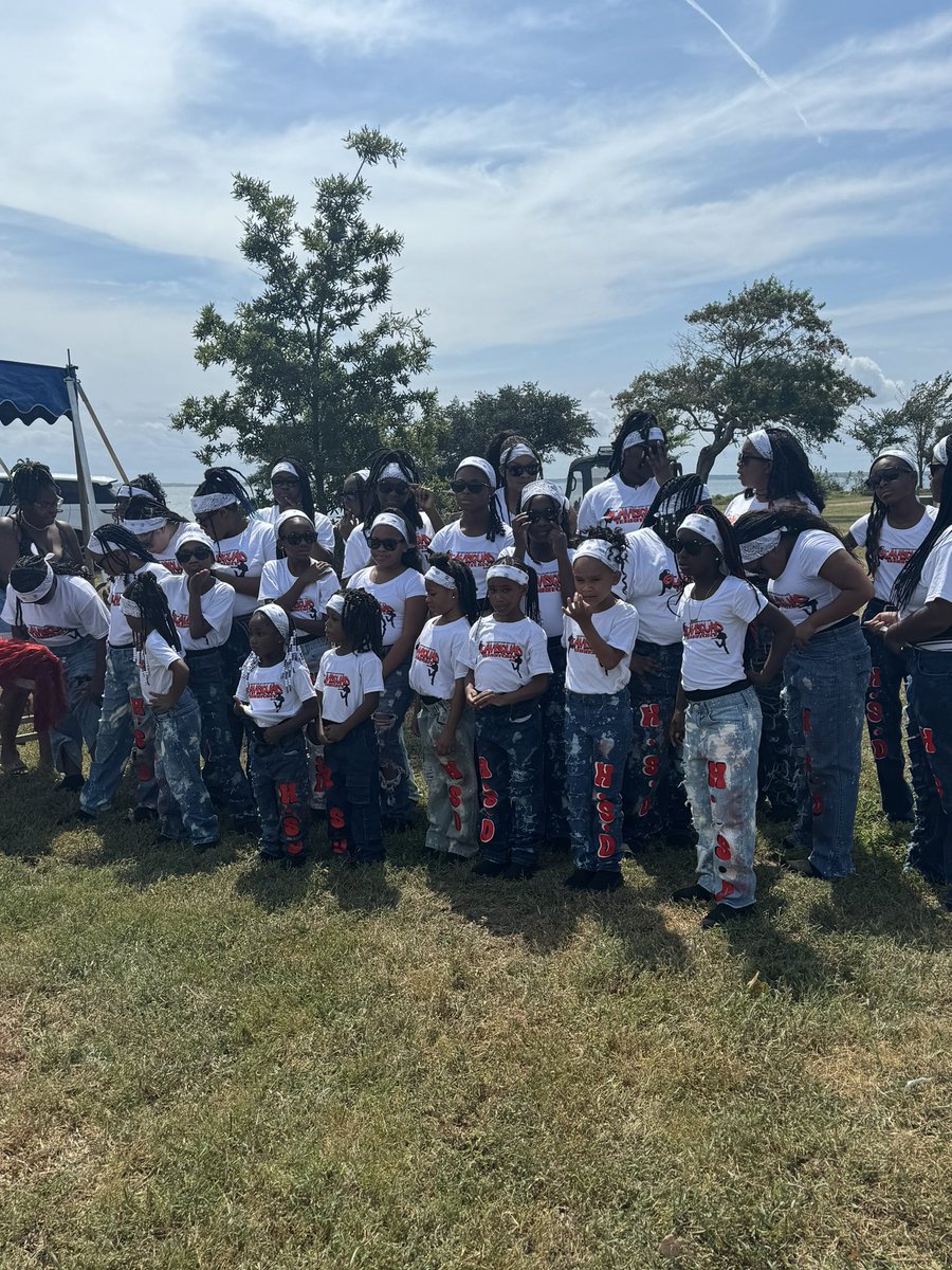 Virginia Arias (@914virginia) on Twitter photo ANOTHER ONE!!! Event at Anderson Park 🥰 paint the town BLUE <a href="/GinoGon84/">Gino Gonzalez</a> <a href="/cjay0908/">Charmaine Johnson</a> <a href="/DaleB1/">Dale S. Brown</a> <a href="/404girl/">Betsy Francis</a> <a href="/SPolyson1/">Steven Polyson</a> ANOTHER ONE!!! Event at Anderson Park 🥰 paint the town BLUE <a href="/GinoGon84/">Gino Gonzalez</a> <a href="/cjay0908/">Charmaine Johnson</a> <a href="/DaleB1/">Dale S. Brown</a> <a href="/404girl/">Betsy Francis</a> <a href="/SPolyson1/">Steven Polyson</a>