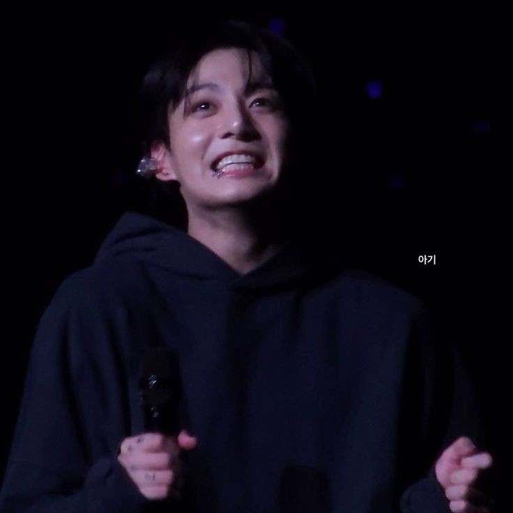 Happy birthday to the cutest person ever 🎊🎉💜 #JUNGKOOKDAY #JungkookIsGolden #jungkookbirthday #JungKook #jungkook27