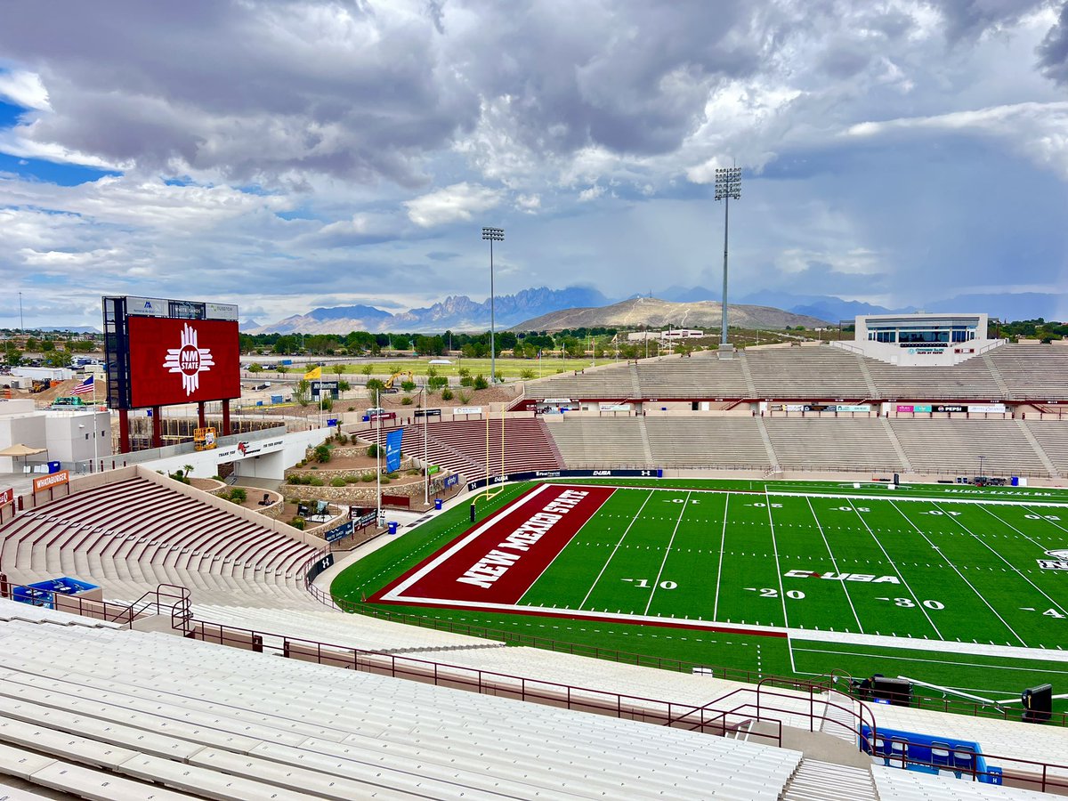 cburges_video's tweet image. Great day for some @NMStateFootball here in Las Cruces.  New #videoboard looks great!