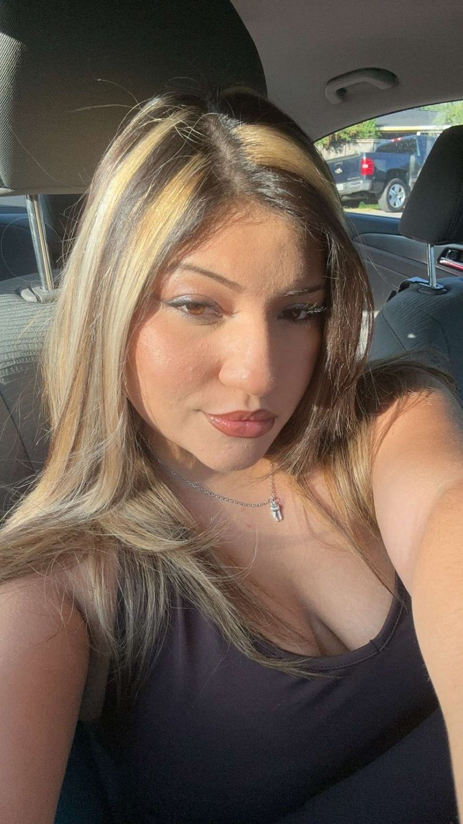 danwelllaa's tweet photo. Hey friends 💋 https://t.co/i0Bxy4eTJW