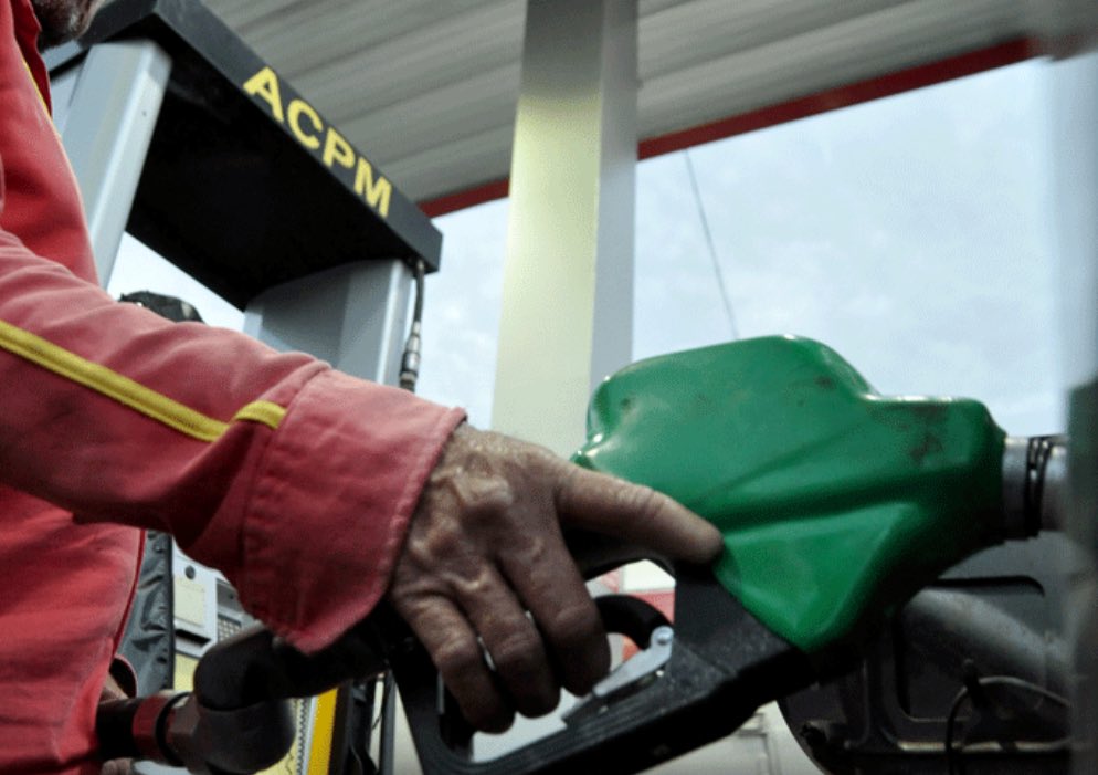 fabiotarud's tweet photo. El ACPM mas caro es contra toda Colombia https://t.co/18j8lRWApj via @YouTube @JERobledo será que @petrogustavo no entiende la correlación de estas cifras :nuevo precio ACPM 🇨🇴 $15.456 🆚 ACPM 🇺🇸 $ 15.625. PIB percapita 🇨🇴 $us 6.624 🆚 🇺🇸 $us76.329 SMML 🇨🇴 $us317 🆚 🇺🇸 $us 3.456 https://t.co/l6gyUj1Mu0
