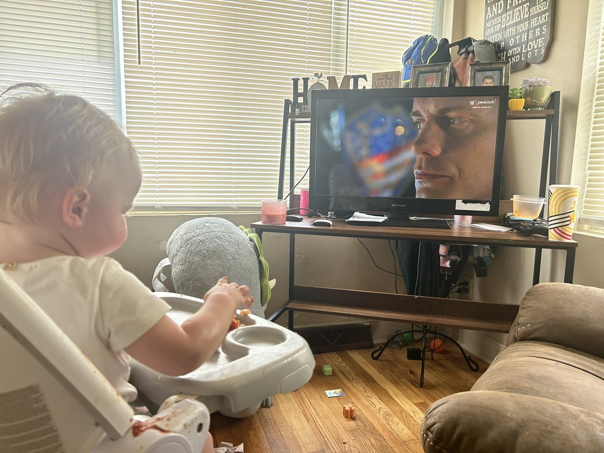 MoneyMakerRD's tweet photo. Nothing makes me prouder as a father than watching professional wrestling for the first time with my daughter @WWE @CodyRhodes #WWEBash https://t.co/GIMHX9o6zt
