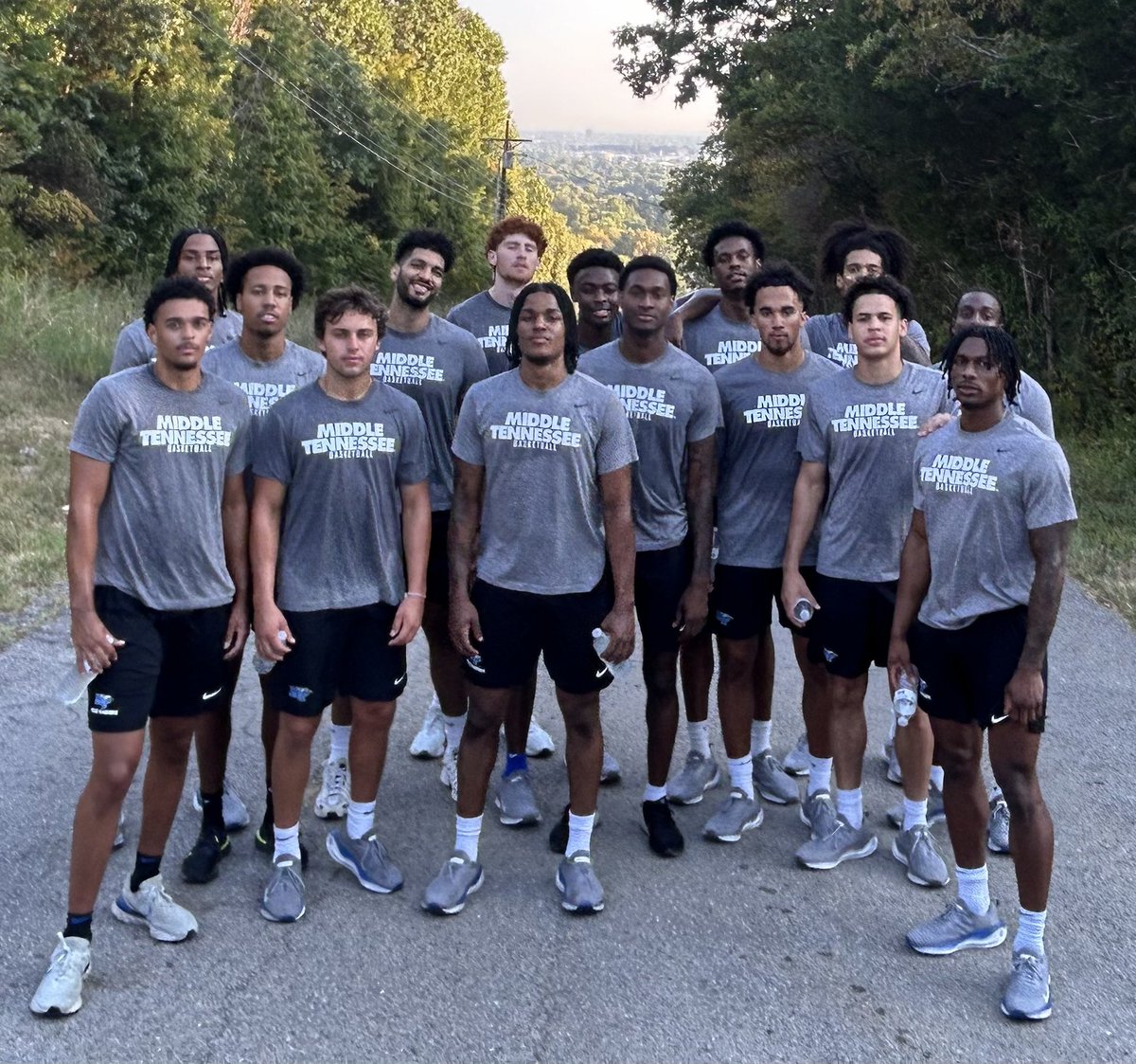 MTCoachNick's tweet image. Finished the week with a team workout at Tiger Hill (great view from the top)!! Like what this group is doing!