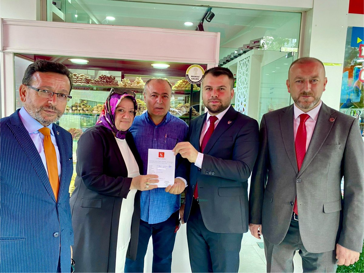 Çorum’da halkımızla buluştuk. Esnafımızın samimiyeti ve cömertliği görülmeye değerdi. Onlarca üye yaparak bereketli bir gün geçirdik. 👍🏻