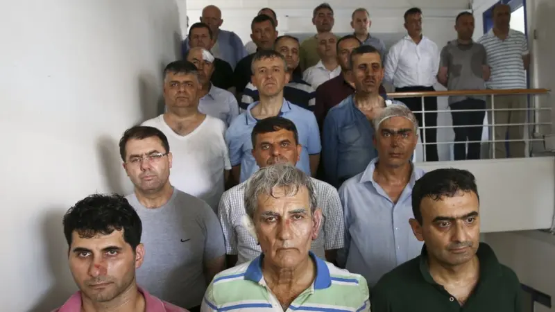 Ahmetfree2's tweet photo. yurtta sulh konseyinin sonu 😂😂😂😂😂

(unutanlara) https://t.co/rJd25vM09V