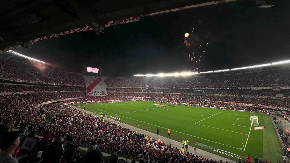 stefanocdicarlo's tweet photo. El éxito rotundo de este innovador proyecto permitió que la masa societaria crezca exponencialmente: superamos los 350.000 socios, lo que significó un aumento de más del 300% respecto al inicio de nuestra gestión.

Más socios            →      Más ingresos
            ↑                                          ↓
Éxito deportivo    ←    Más reinversión

Un espiral ascendente imparable.
