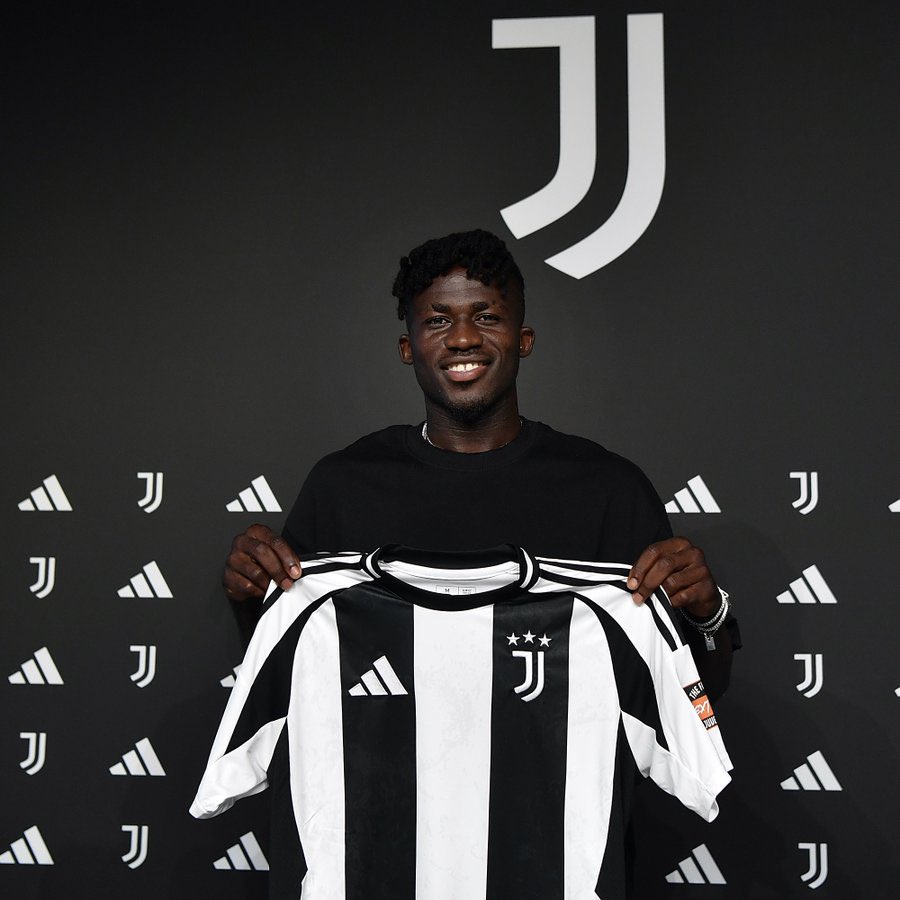 _owurakuampofo's tweet photo. ⚫️⚪️ New beginnings for 🇬🇭 Afena Gyan https://t.co/6wctNV5QO9