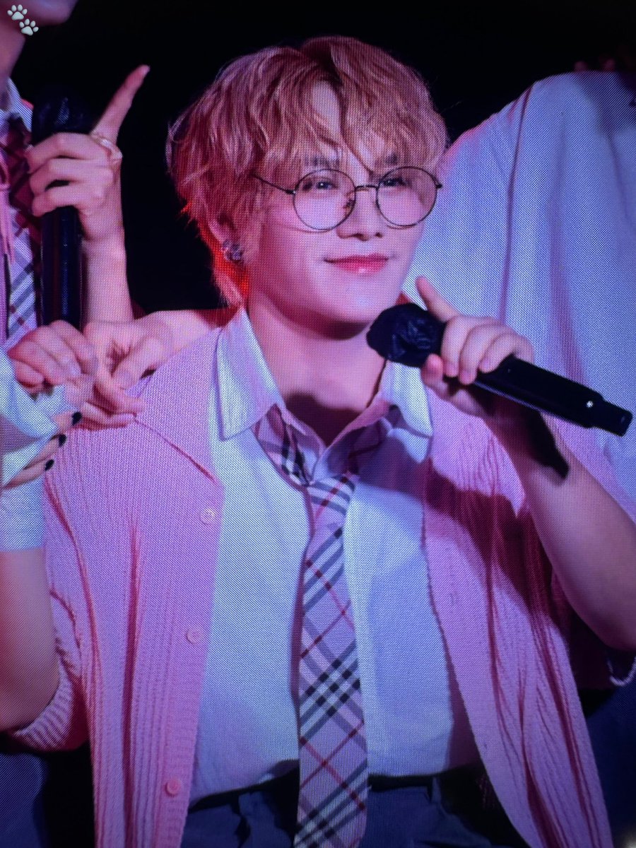 Hi_Sebum's tweet photo. 240831 2부 프리뷰

아니 얼굴이 애기에유ㅠㅠㅠㅠㅠ

#웨이커 #세범 #김준수 #김세범 #WAKER #SEBUM #ウェイカー #セボム @WAKER_official https://t.co/yPFDqw8UwN