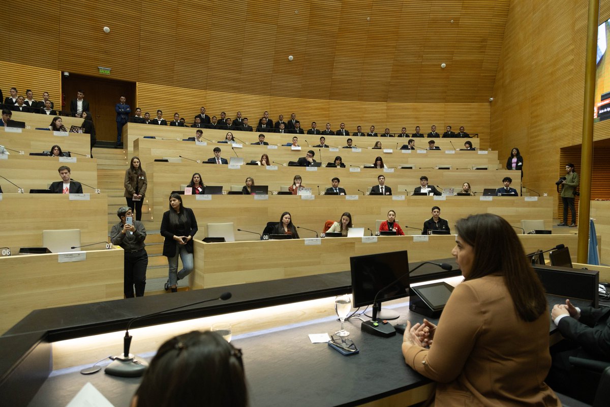 BloqueHUpC's tweet photo. Se realizó la V Edición del Modelo de Cámara de Senadores, un proyecto de la Organización Argentina de Jóvenes para las Naciones Unidas (#OAJNU). La apertura estuvo a cargo de la vicepresidenta de la Unicameral, @NadiaFernandezV, y la legisladora @IleanaQuaglino. https://t.co/xnl1VNkf6J