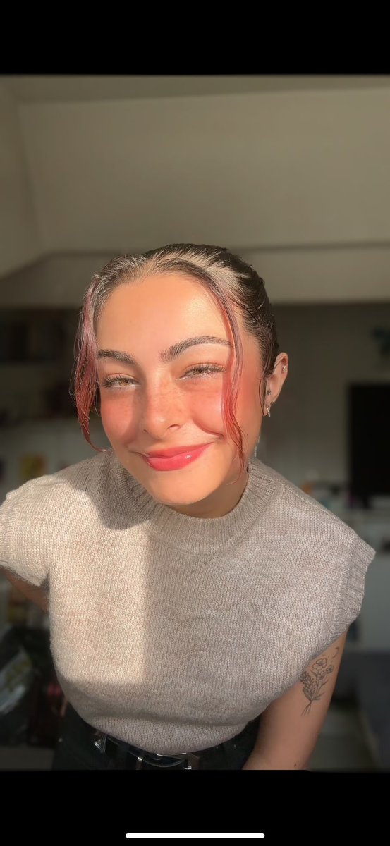 le s 🪐 tweet media