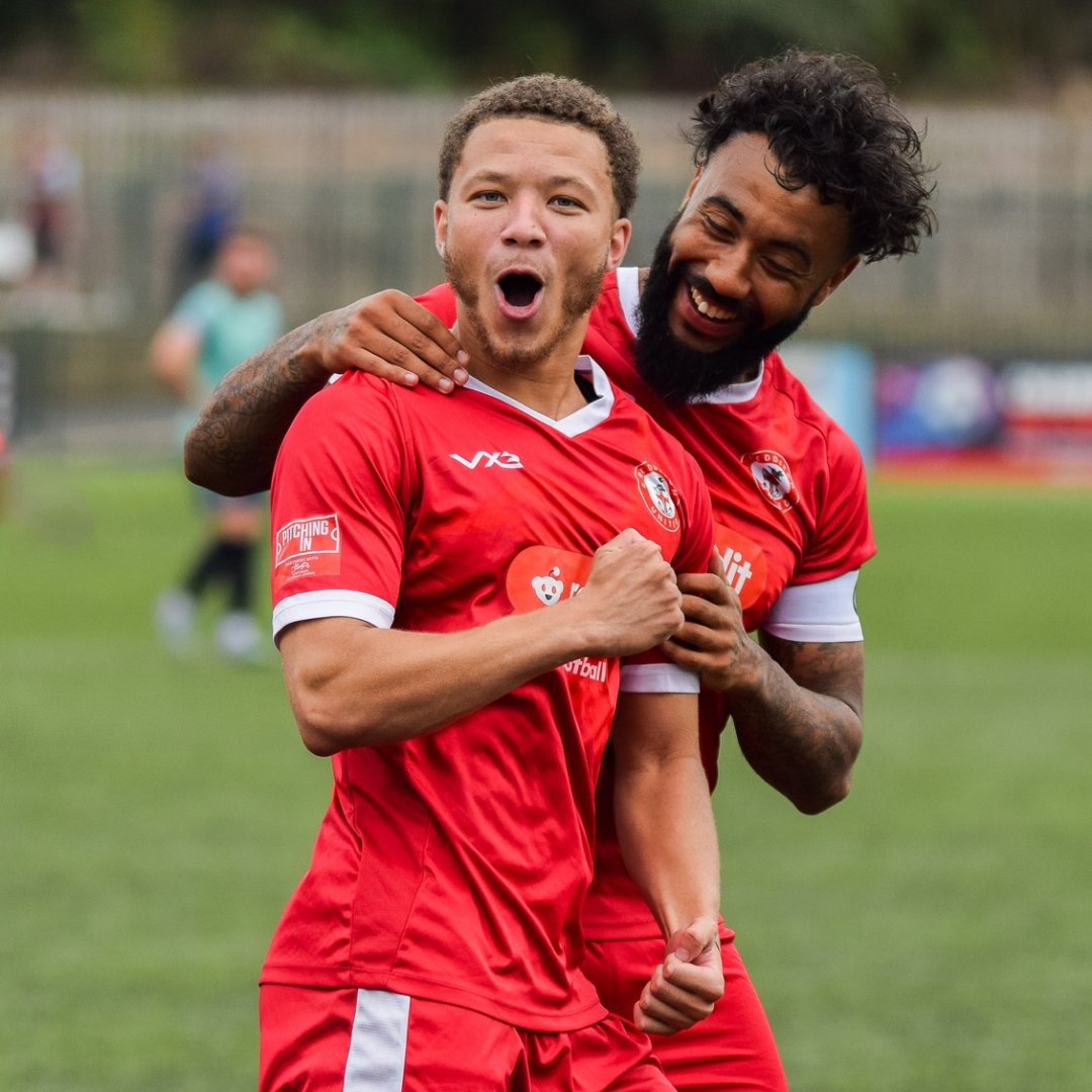RedditchUtd's tweet image. Things you 𝙇𝙊𝙑𝙀 to see 🤩

Schedule for the next two days...?
🎥 Sunday = Watch the highlights multiple times &amp;amp; cheer on @RedditchWomen in their FA Cup home game
🏆 Monday = Find out our FA Cup opponents at 1pm

End the rest of your weekend, Reds 🔴

📸 @milevans_